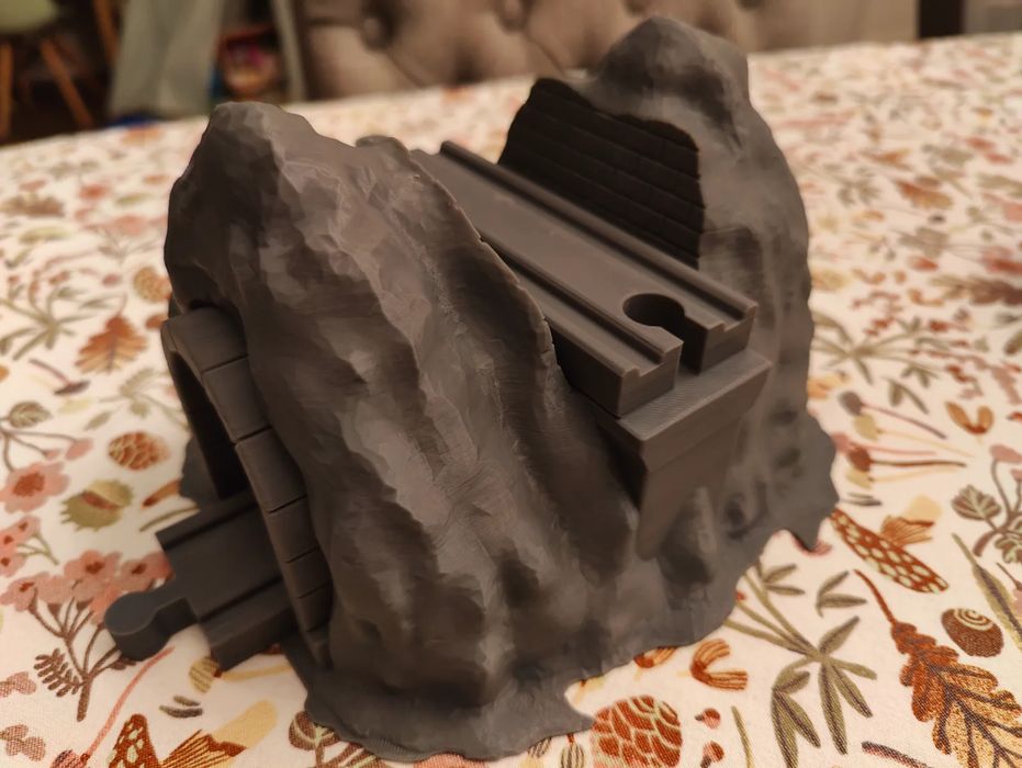 Túnel Montanha Comboio Madeira com Tracção