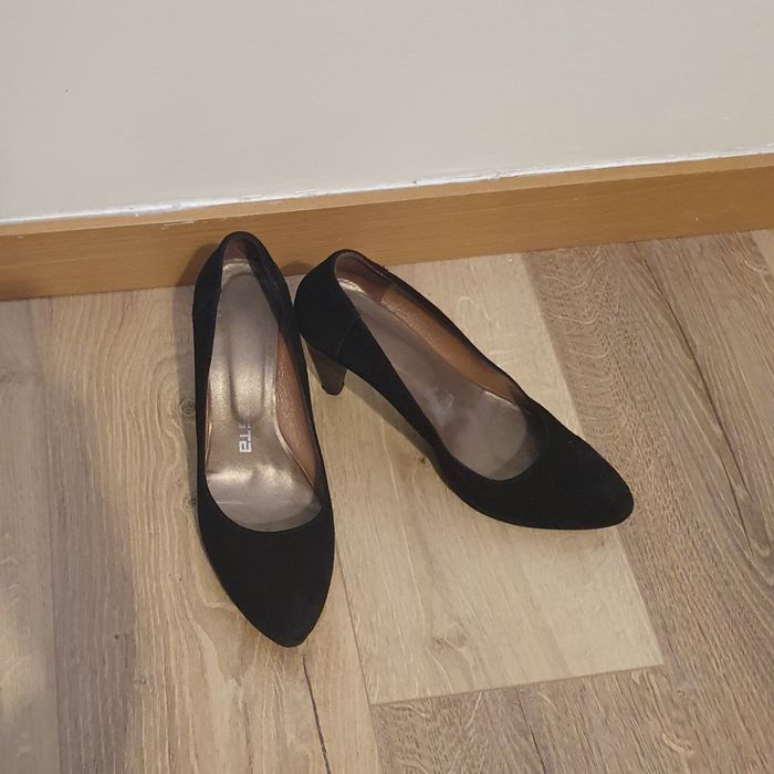 Sapatos salto camurça