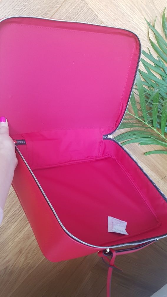 Duża kosmetyczka kuferek czerwona Estee Lauder