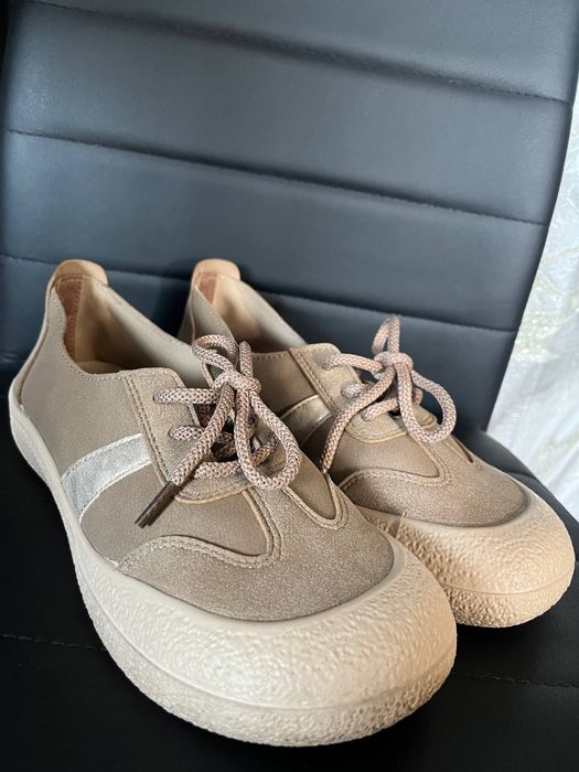 Кросівки з анатомічним носком