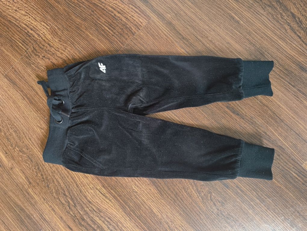 Dres 4f bluza i spodnie komplet