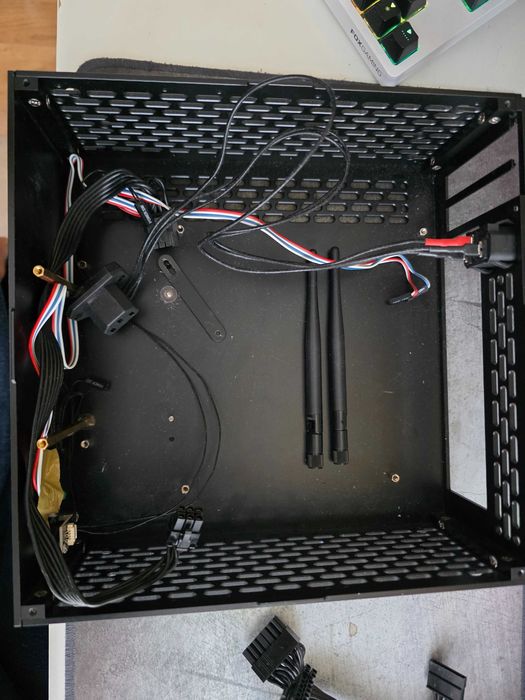 PC Mini Ryzen 5 9600X, 32GB DDR5-5600, Noctua, MSI B650i e Caixa