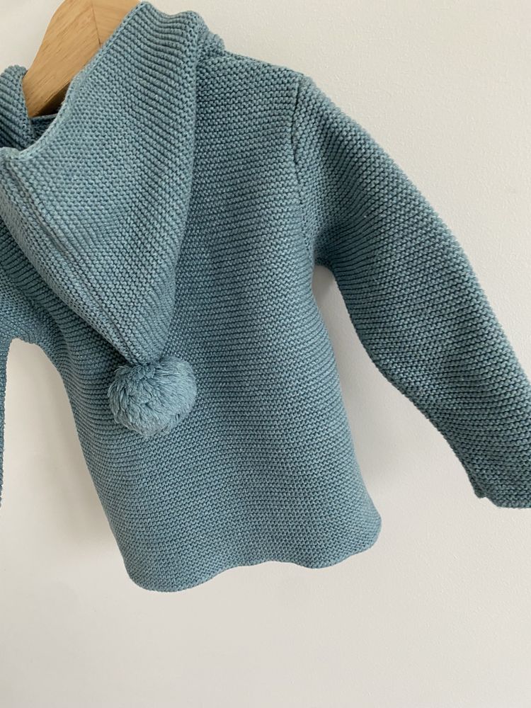 Sweter puri 68 turkusowy na guziki kaptur pomponik jak newbie