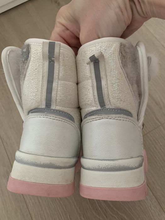 Продам зимние ботинки для девочки