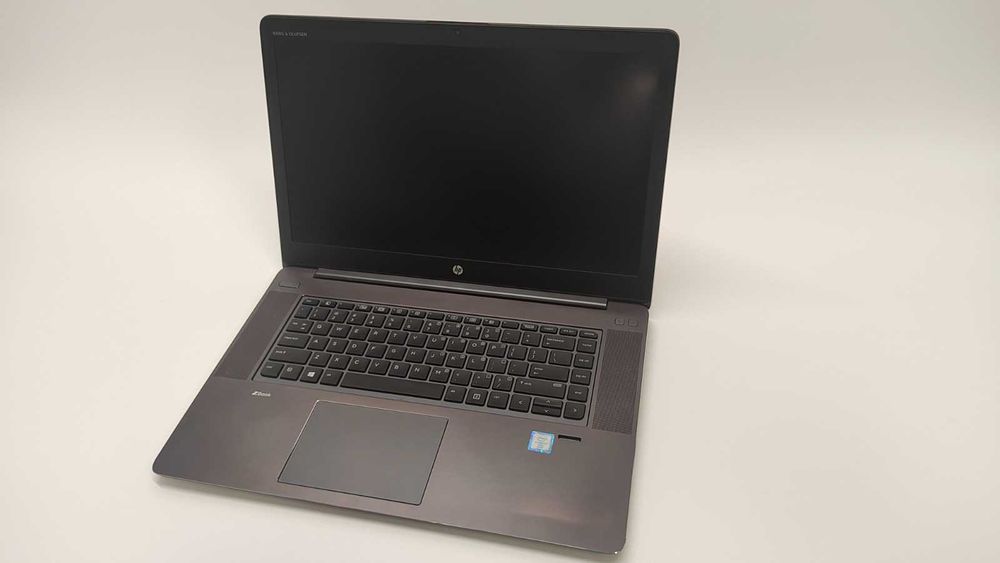 HP ZBook Studio 15 G3 | 15,6" FHD | i7-6820HQ 16GB Quadro M1000M 512GB