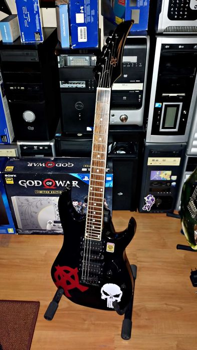Gitara elektryczna typu Superstrat "SX"
