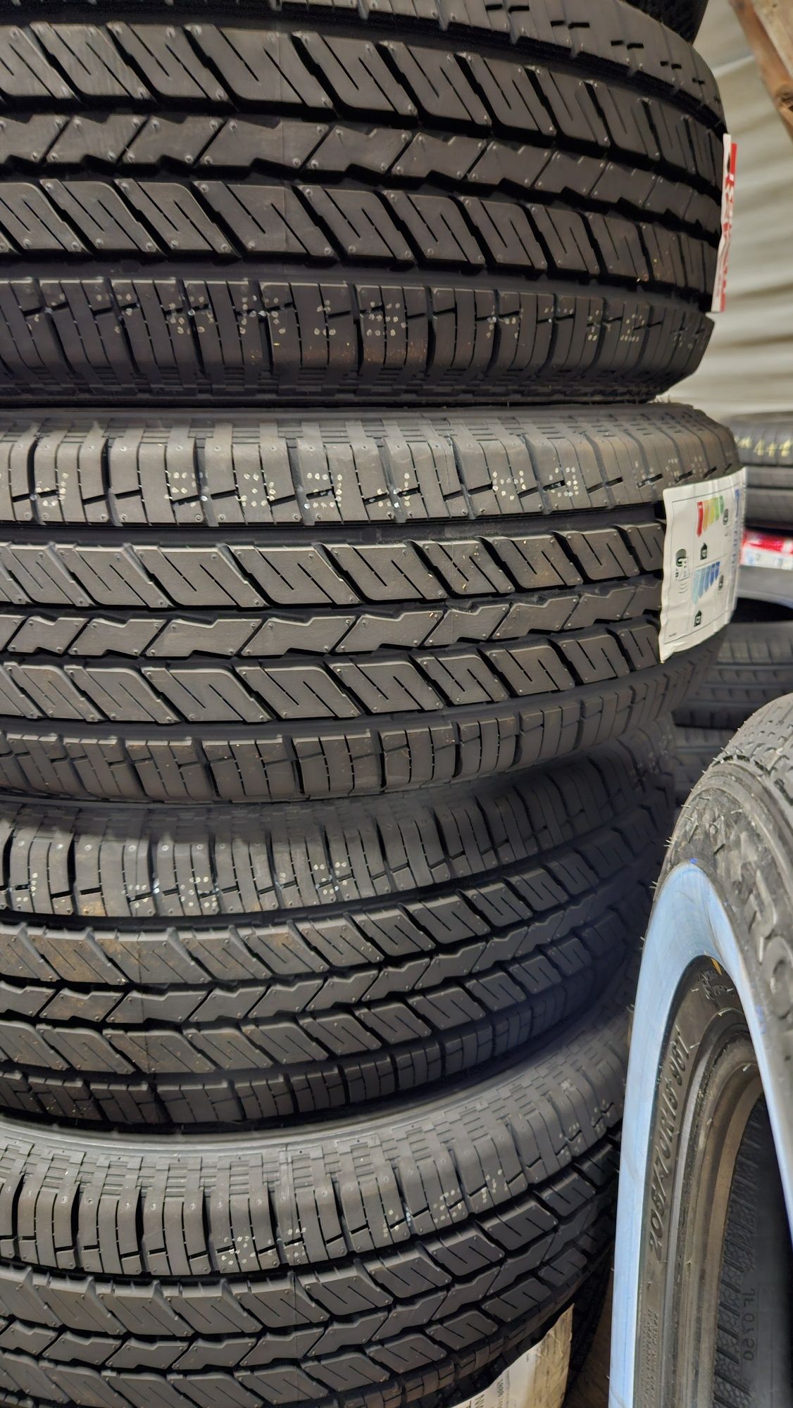 205/70R15 opony biały pasek Roadx H/T01 np klasyk
