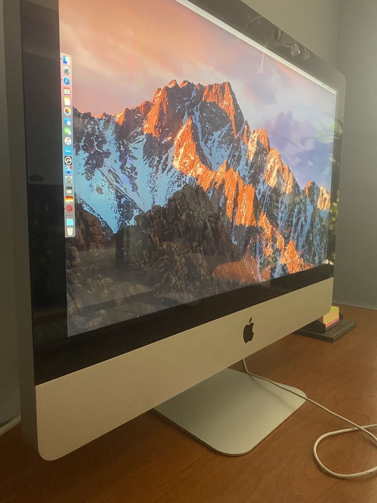 iMac 21,5” (late 2009), 12Gb Ram, 2 discos ( 1 deles SSD)