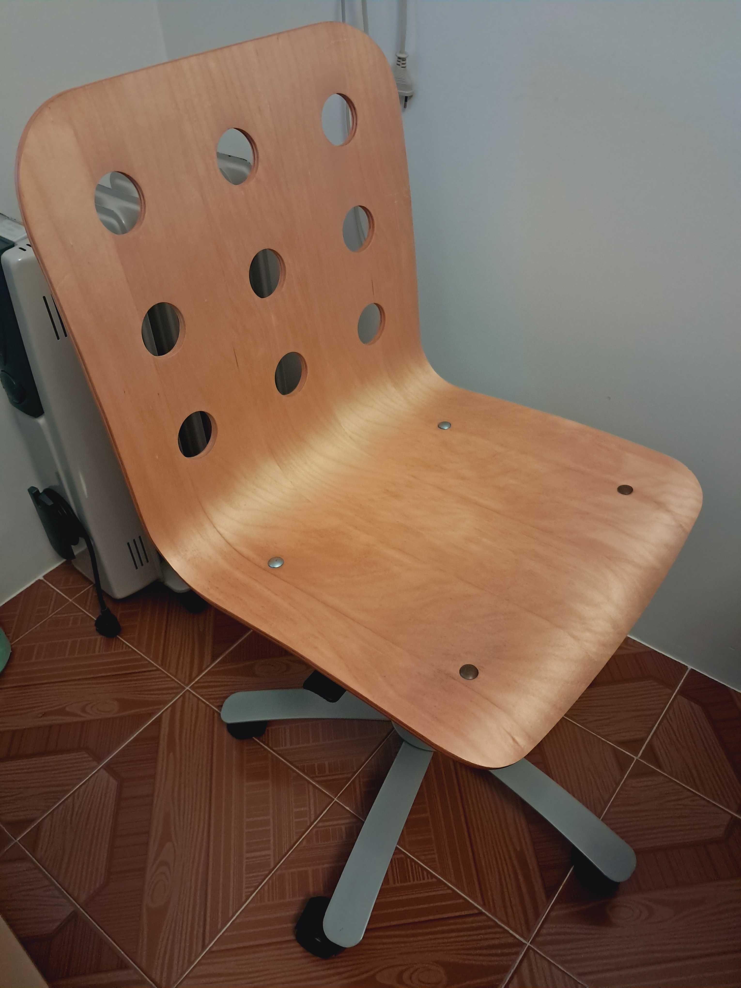 Cadeira de secretária para quem não quer gastar muito!