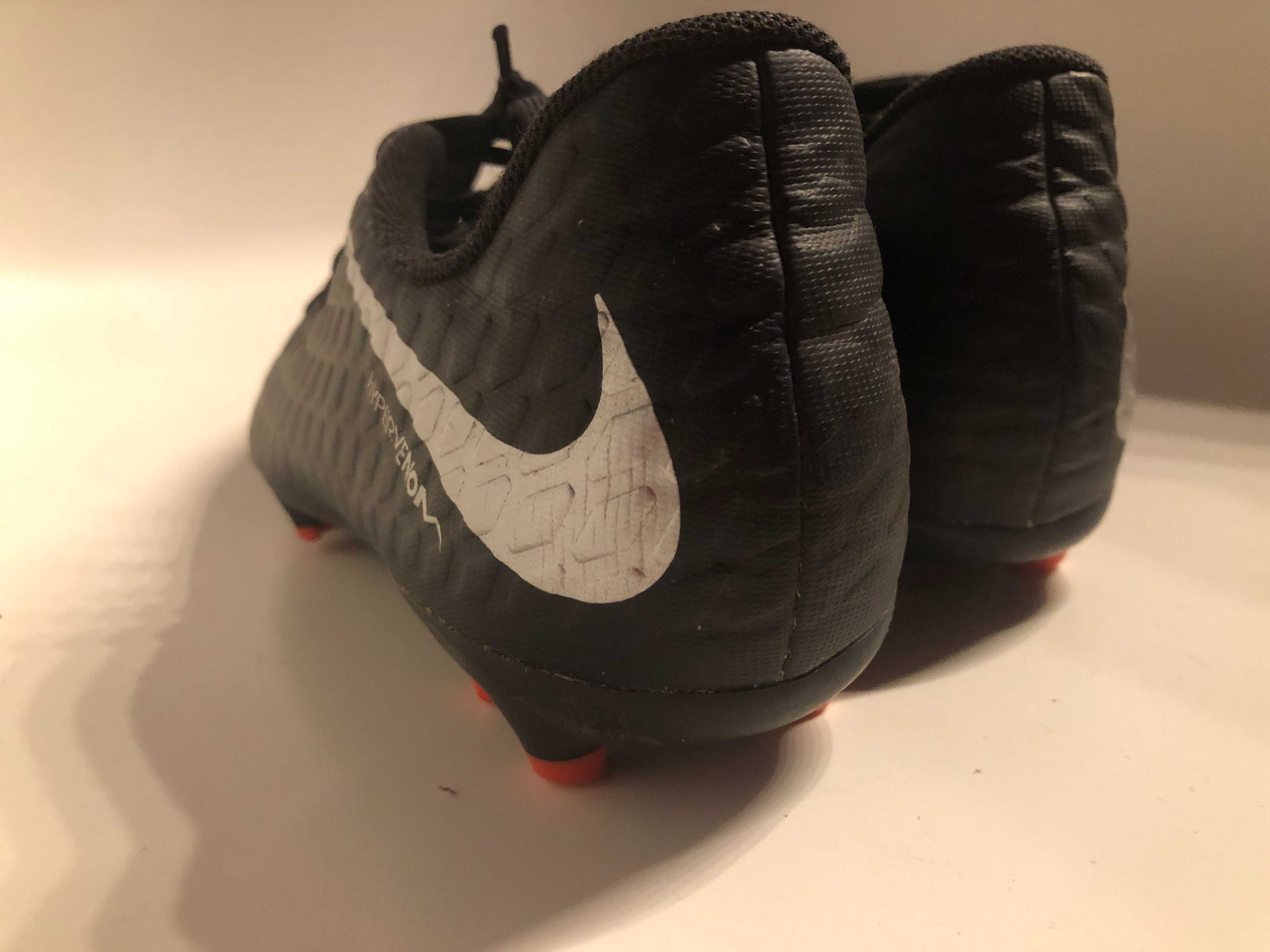 korki piłkarskie Nike rozm. 38