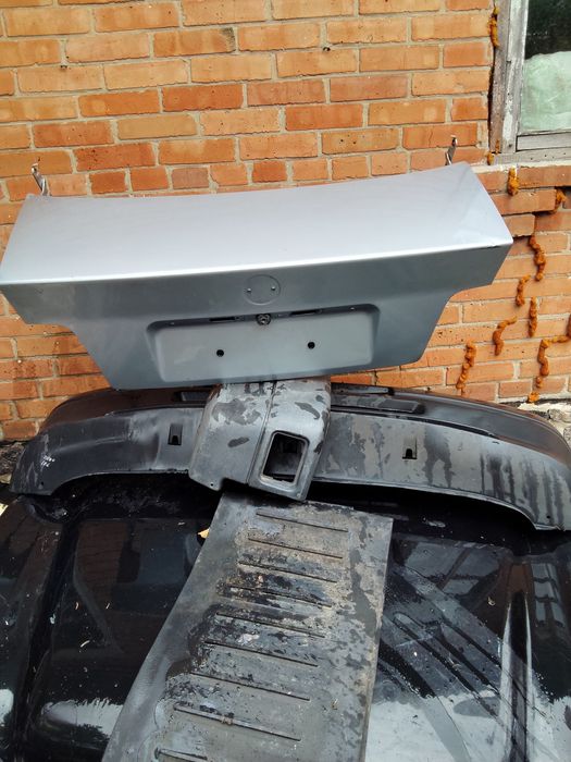 Кришка багажника BMW e36 запчастини
