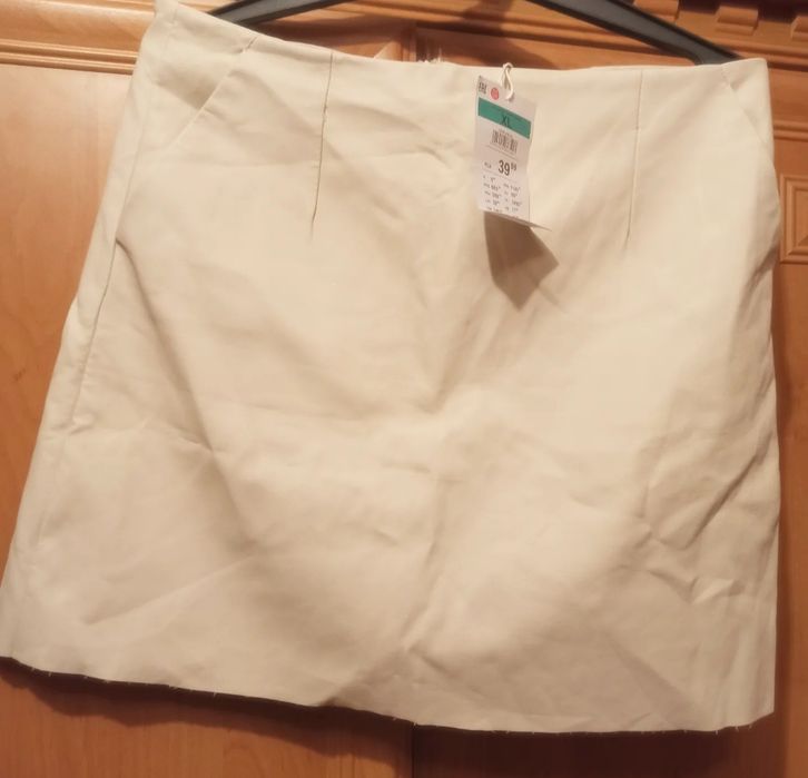 Kremowa spódnica mini skórzana nowa Sinsau