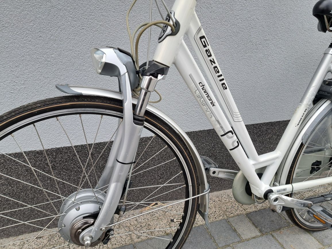 NOWA BATERIA Rower Elektryczny Gazelle Chamonix damski biały 36V M 53
