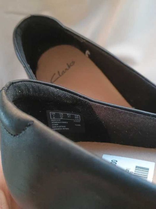 Skórzane czółenka ze skóry naturalnej buty na obcasie klocku Clarks 41