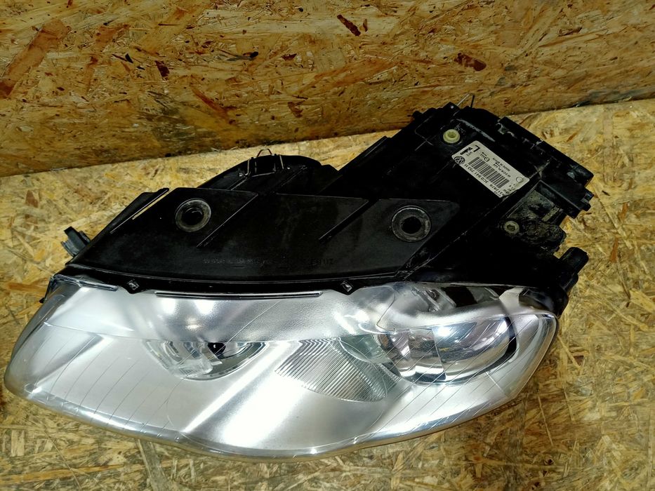 VW Volkswagen Passat B6 xenon lampa przód przednia prawa lewa Anglik