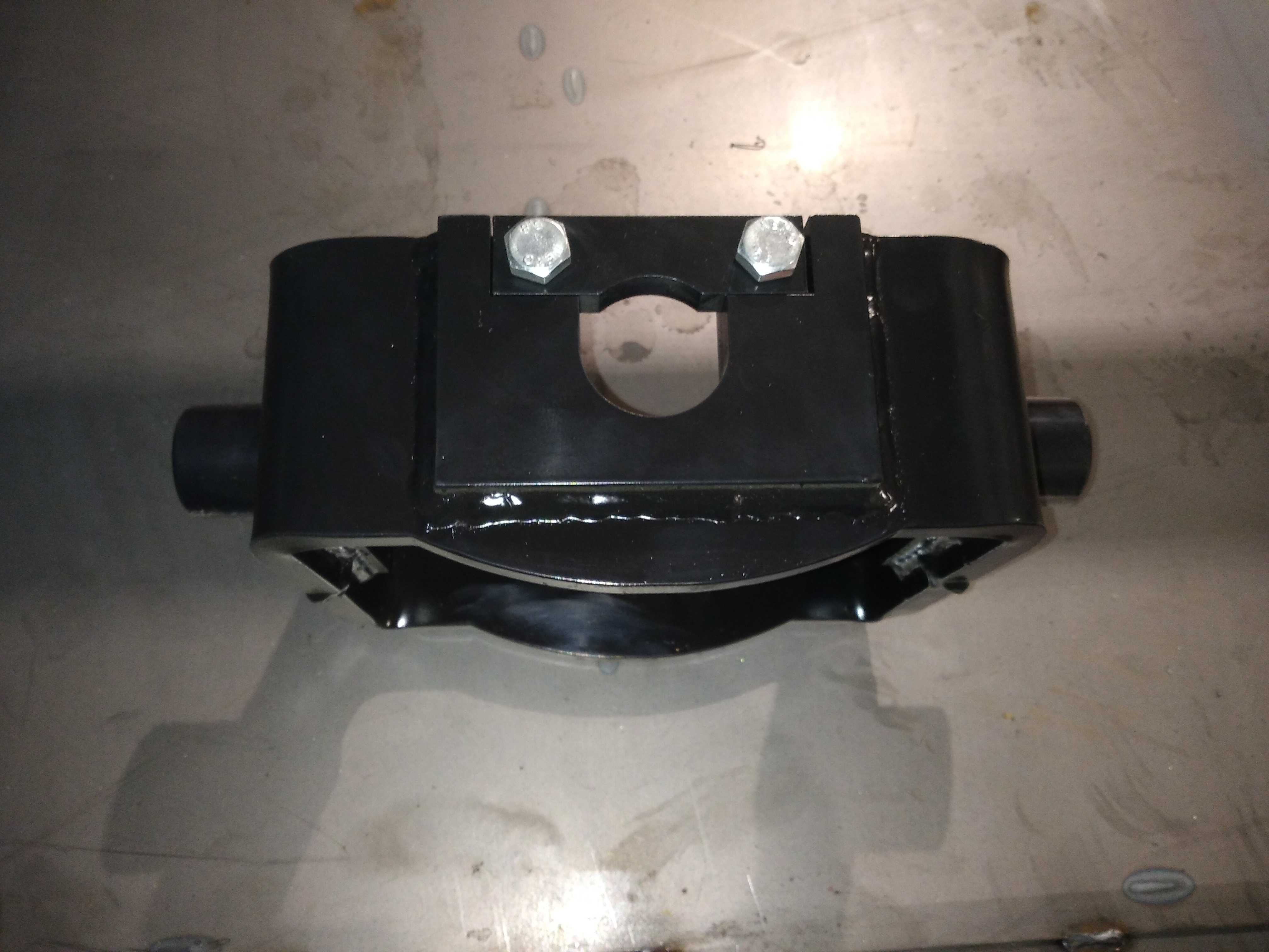 Siłownik wywrotu 4sek. 11 ton skok 1500 z kołyską pasuje do D55 HW6011
