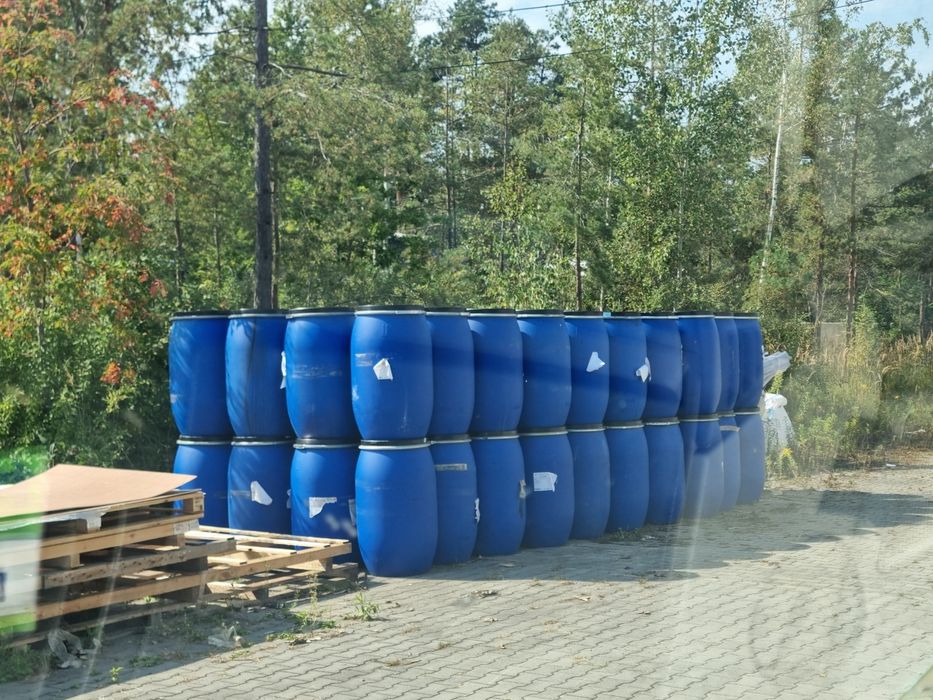 Beczki plastikowe 200l