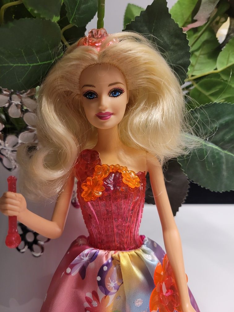 Księżniczka Aleksa "Barbie i tajemnicze drzwi" Mattel