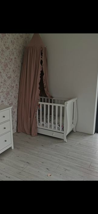 Baldachim pudrowy róż