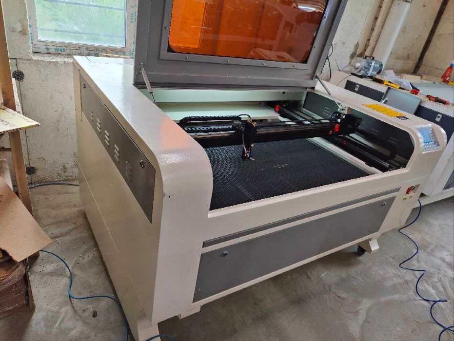 Лазерний верстат 1080 Reci 100 Вт CO2