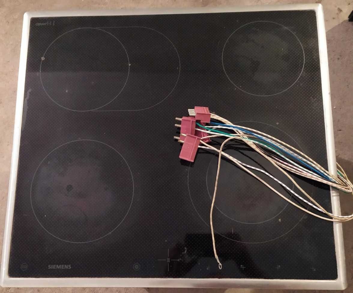 Piekarnik Siemens HE15140 z płyta EKT 7304 elektryczną Zestaw AGD