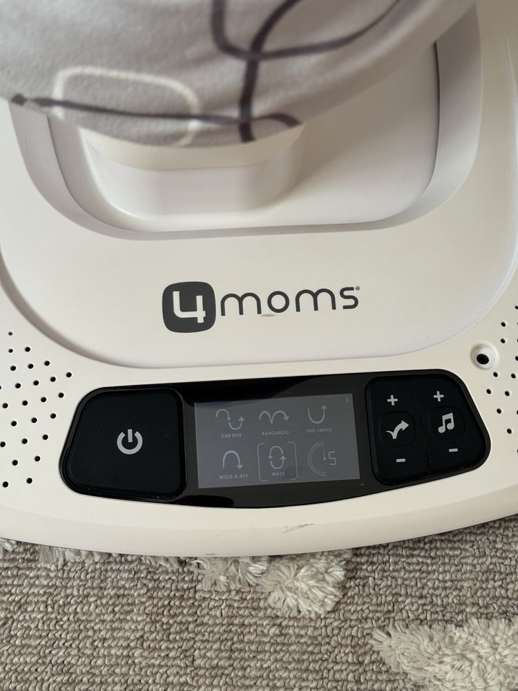 Mamaroo - 4 Moms