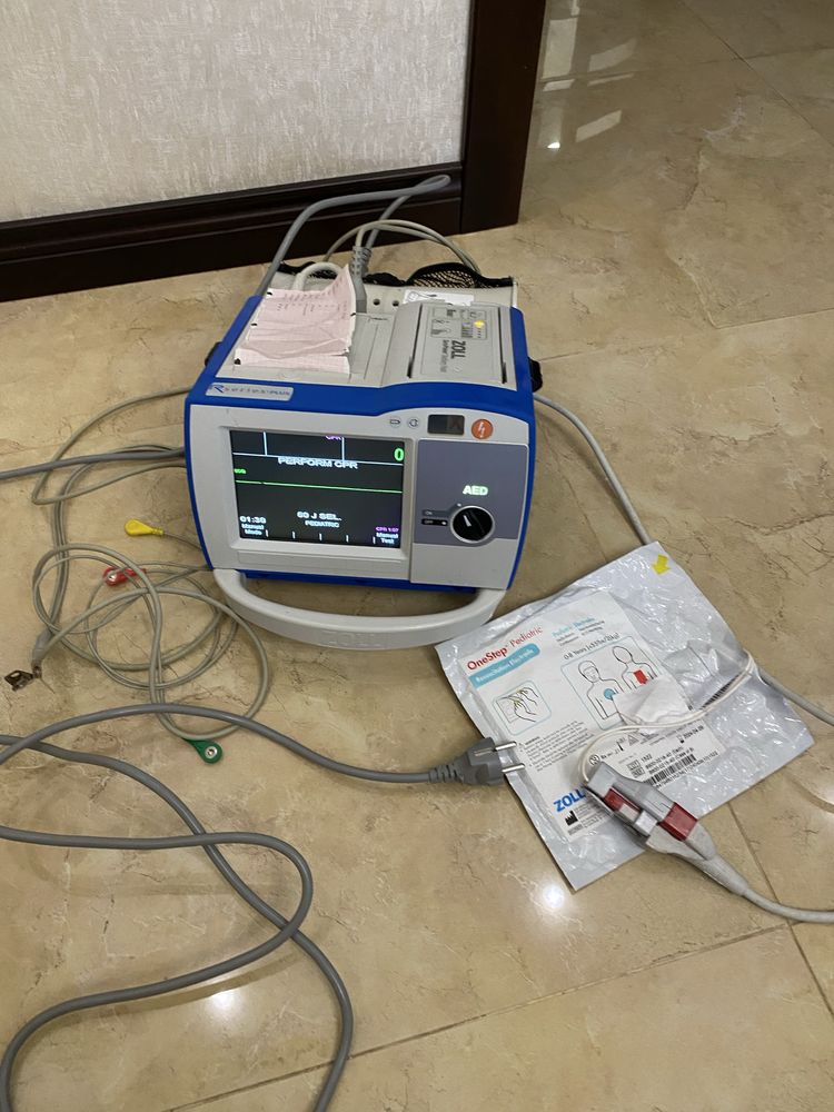 Дефібрилятор Zoll R-series Plus США