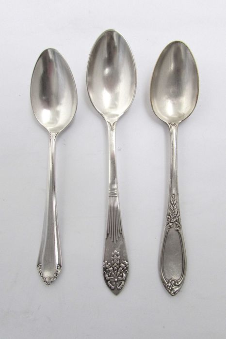 Platterowane srebrem przedwojenne łyżeczki deserowe
