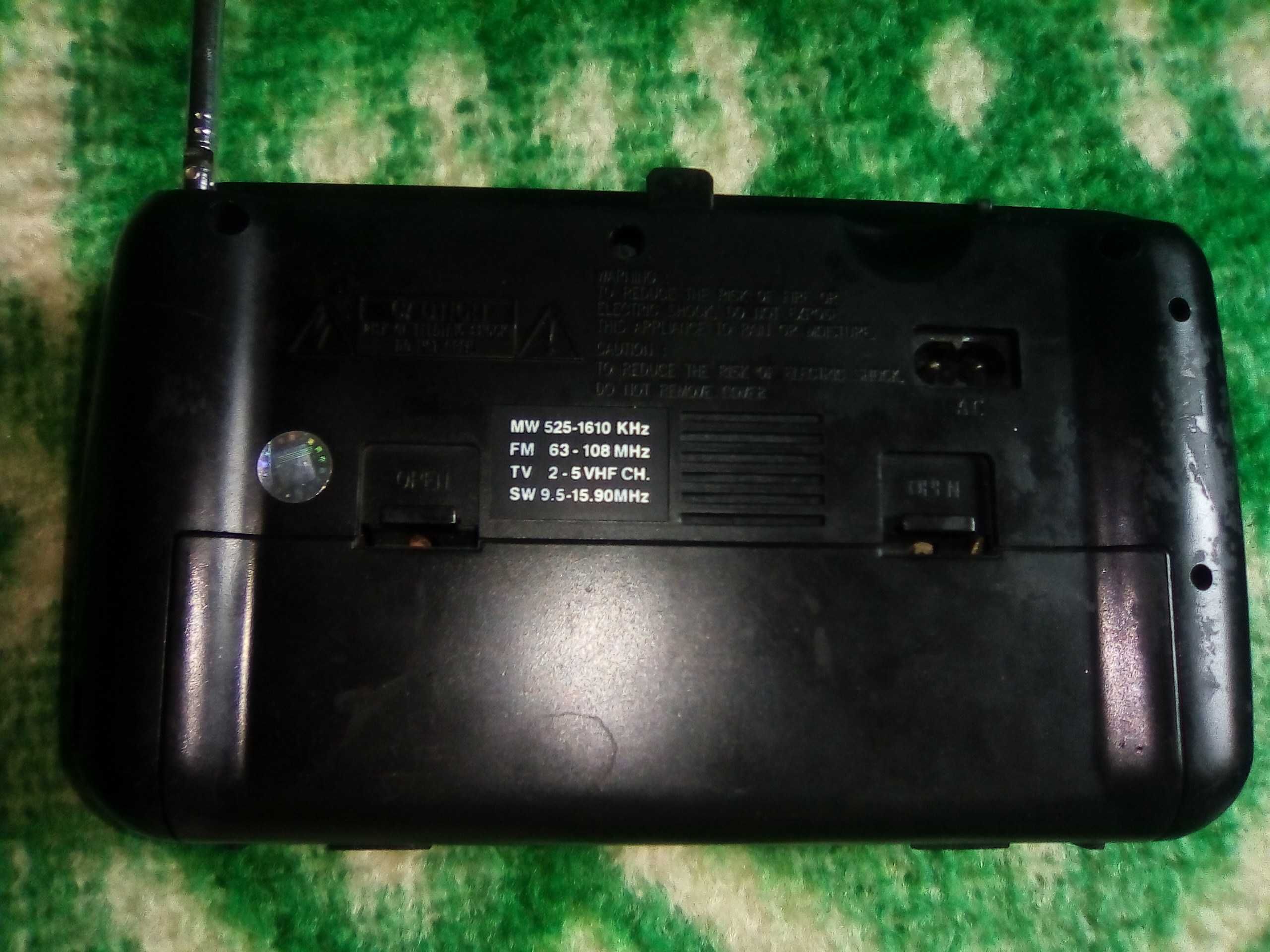 Приемник  Tecsun R 303.