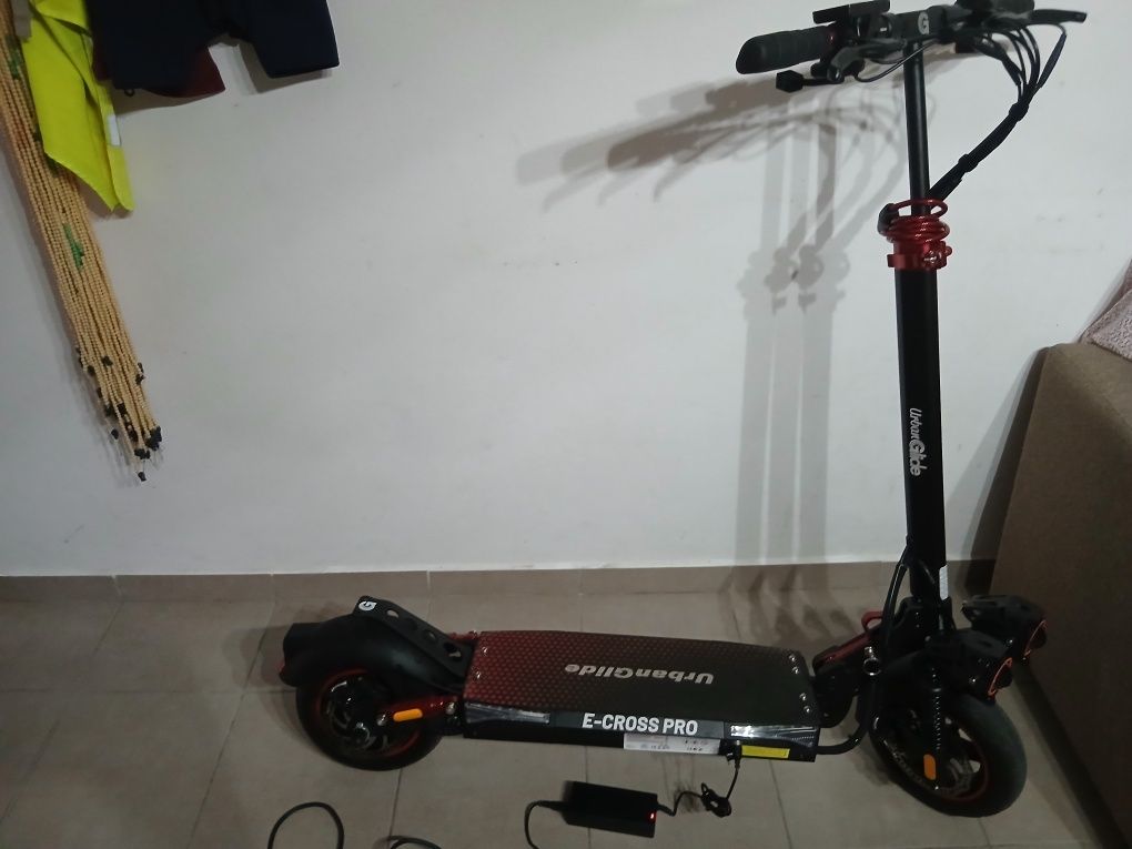 Trotinete urban glide E-cross pro