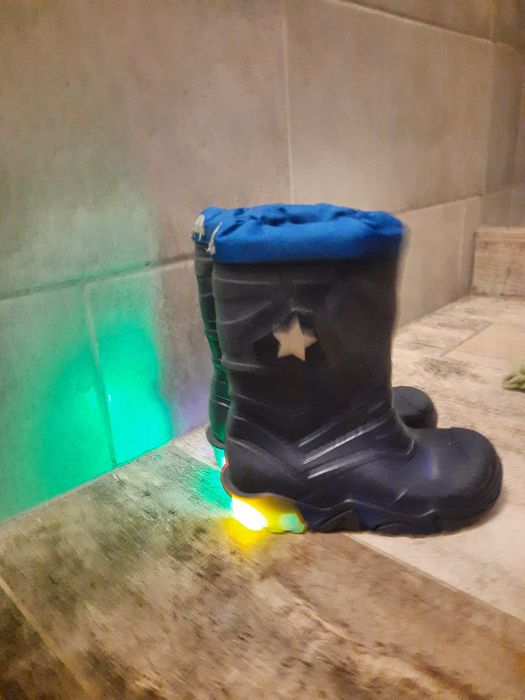 Buty dziecięce  , kalosze, gumowce świecące