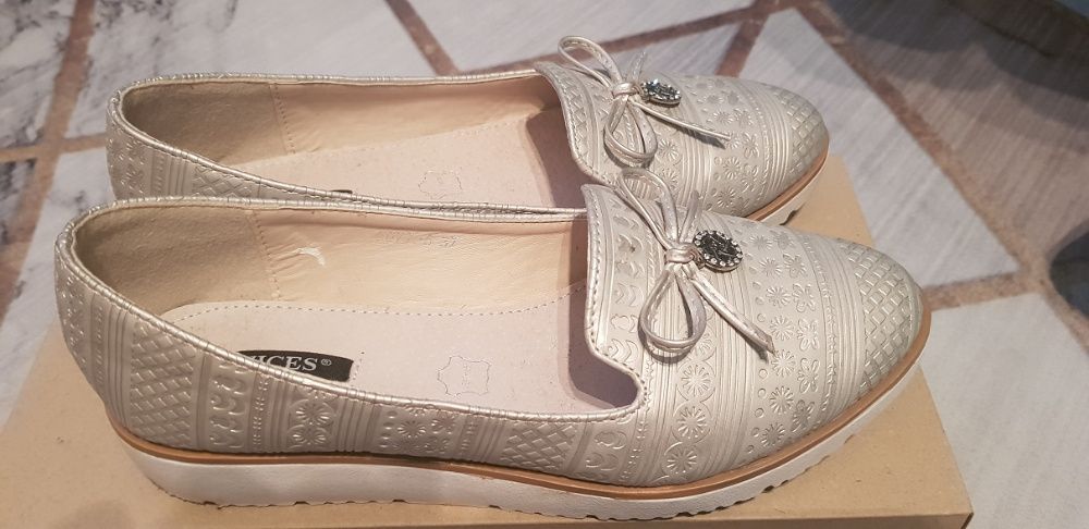 Buty damskie na koturence rozmiar 37