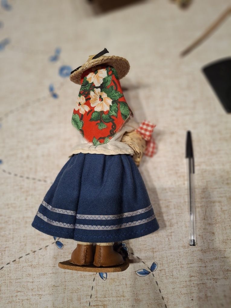 Boneca antiga regional tipo Maria Helena
