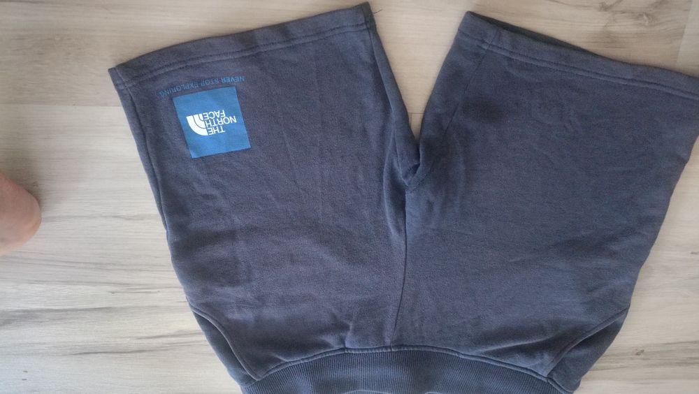 Spodenki sportowe The North Face rozmiar 164 cm 14-16 lat