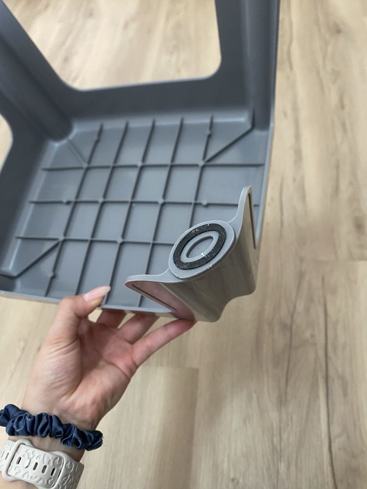 Mini banco cinzento