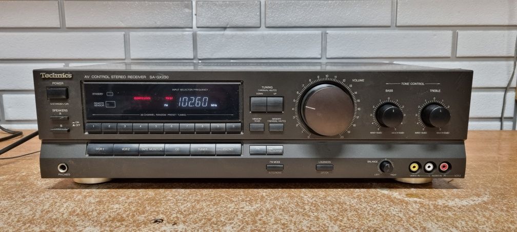 Amplituner stereo TECHNICS SA-GX230. Japan