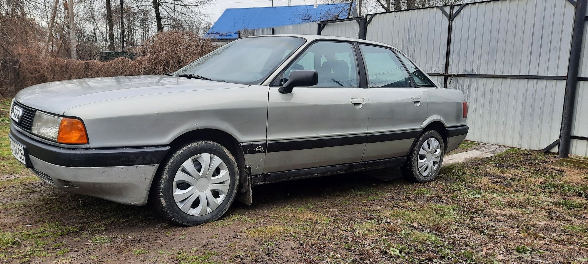 Продам терміново Audi 80 1.8 1987