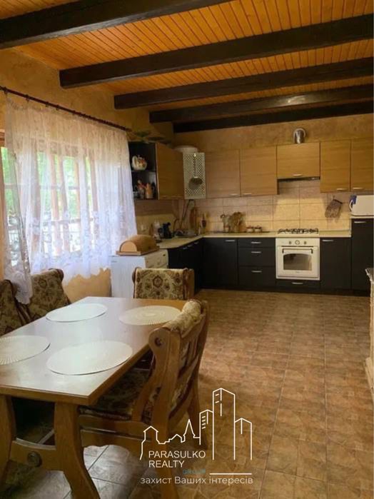 Продам дачні будинки біля річки