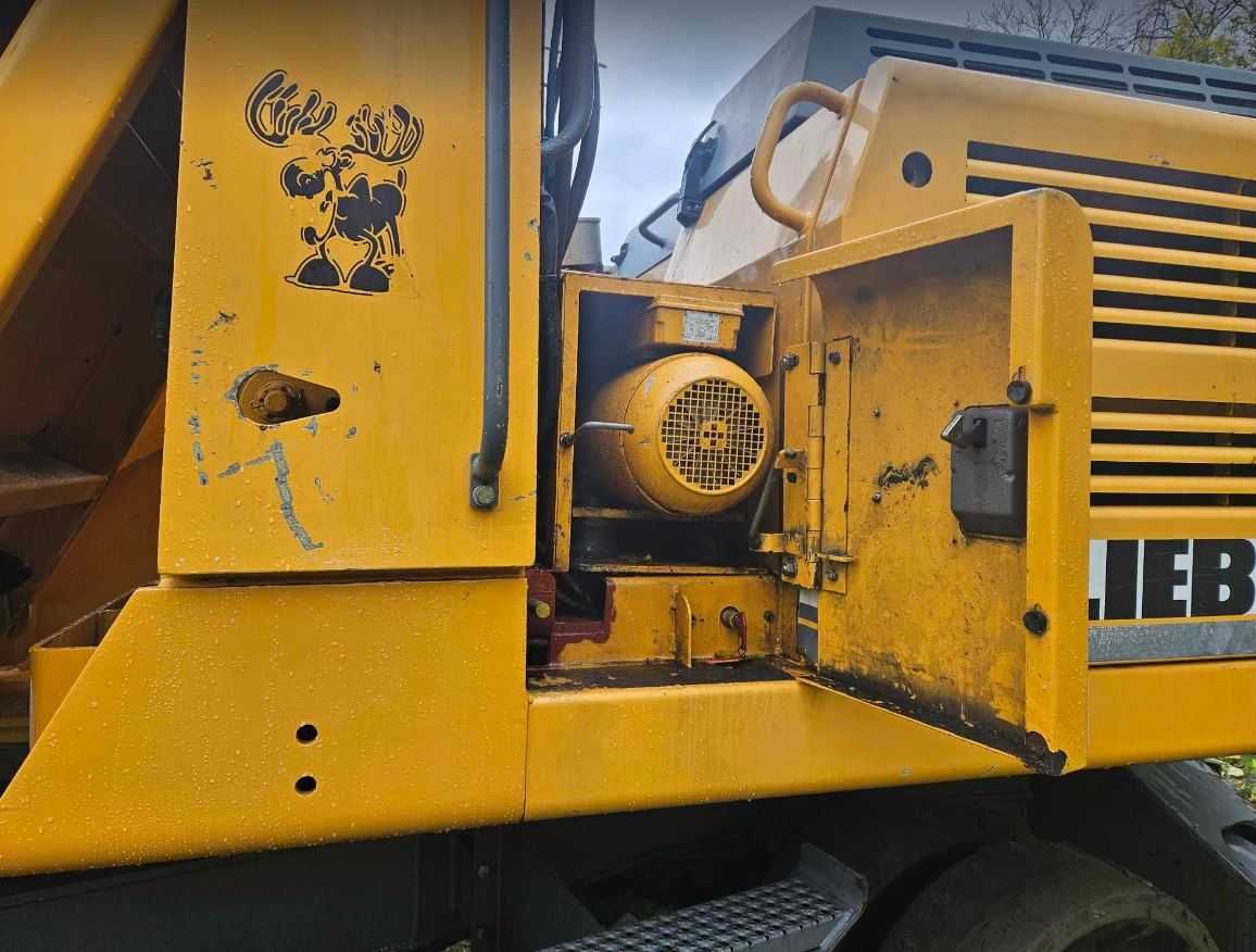 Koparka - ładowarka LIEBHERR 924 Litronic z Niemiec