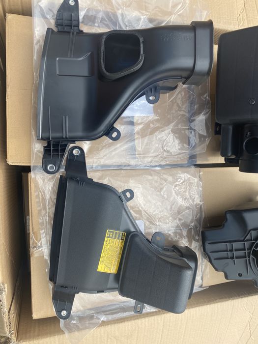 корпус воздушного фильтра воздухозаборник toyota camry USA