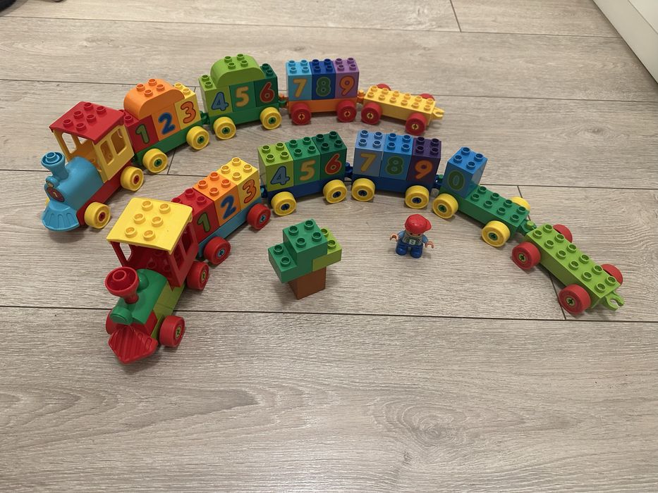 Zestawy Lego Duplo pociąg tory wóz strażacki stajnia i inne