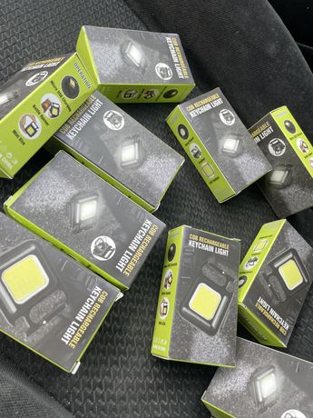 Ліхтарик брелок акумуляторний LED з карабіном та магнітом 500 mAh