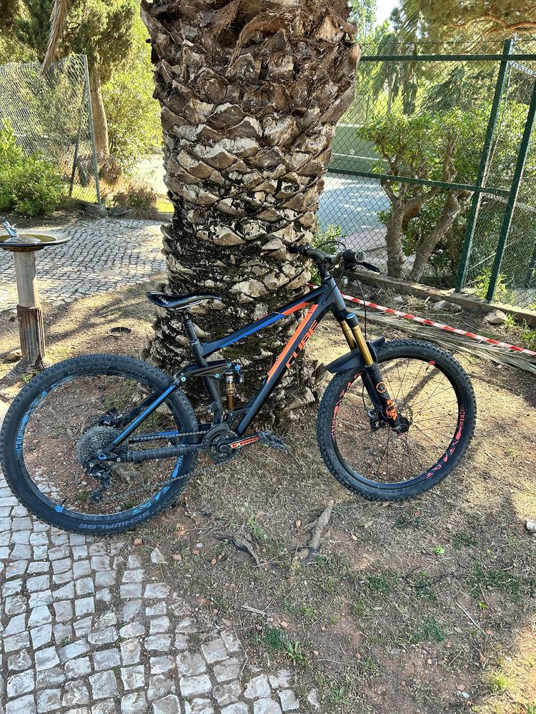 Cube stereo race 160