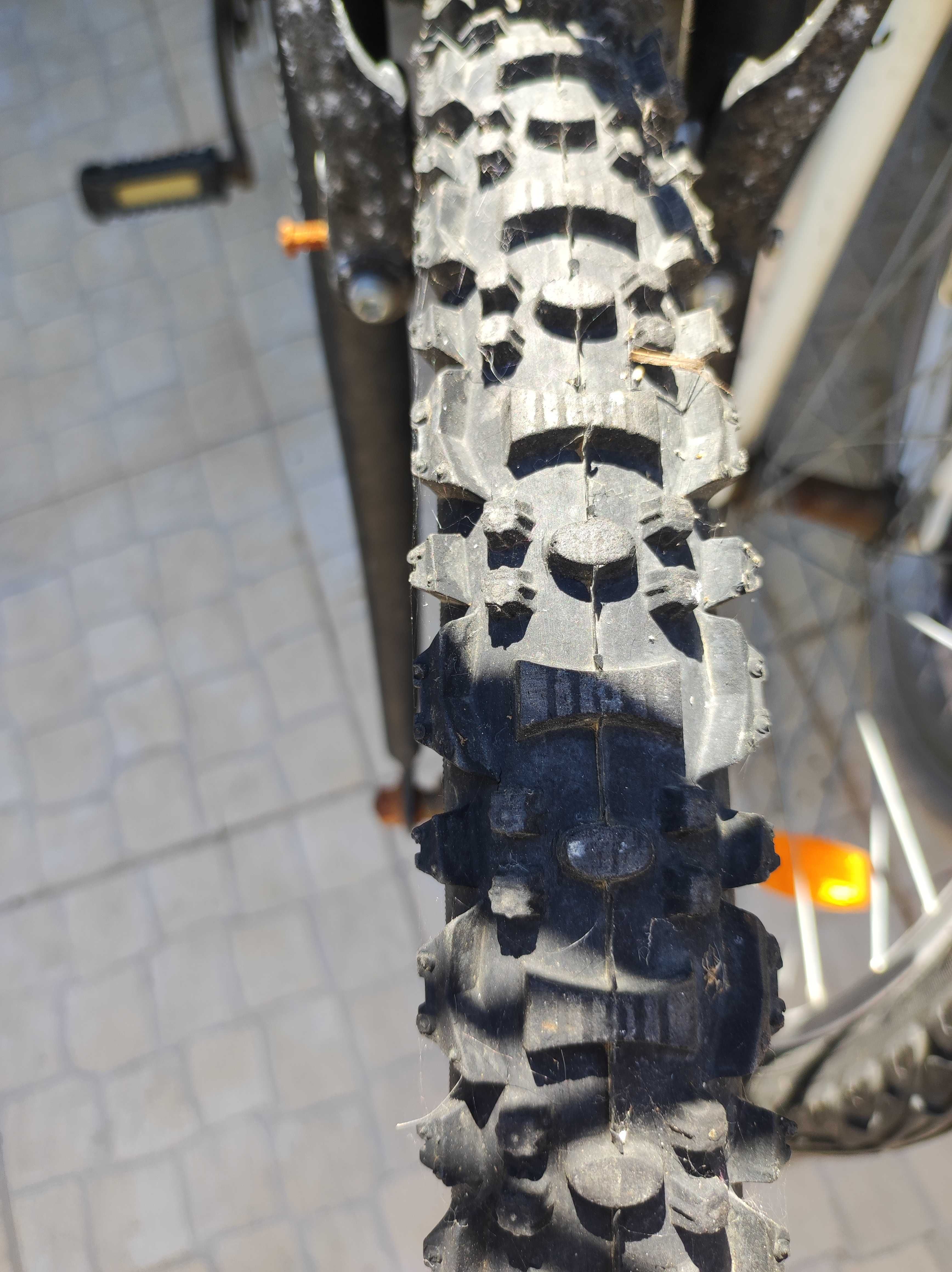 Bicicleta de cidade ou BTT
