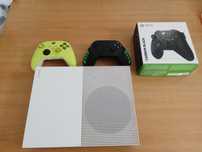 Xbox One S com 2 comandos