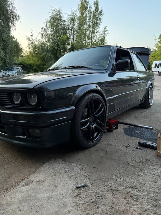 Barracuda Shoxx R18 4x100 8J ET 38 DIA 73.1 Matt Black