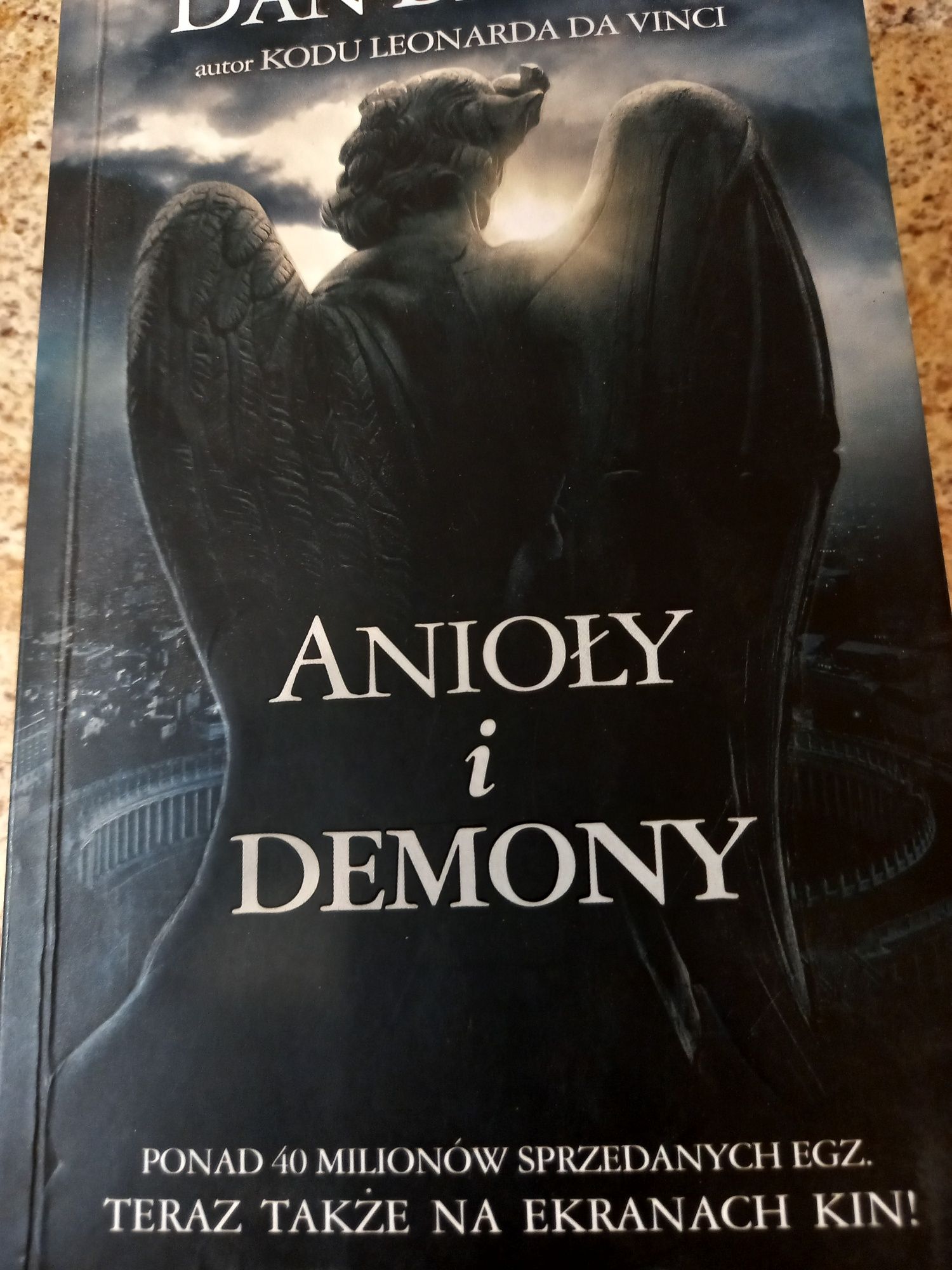 "Anioły i demony "Dan Brown