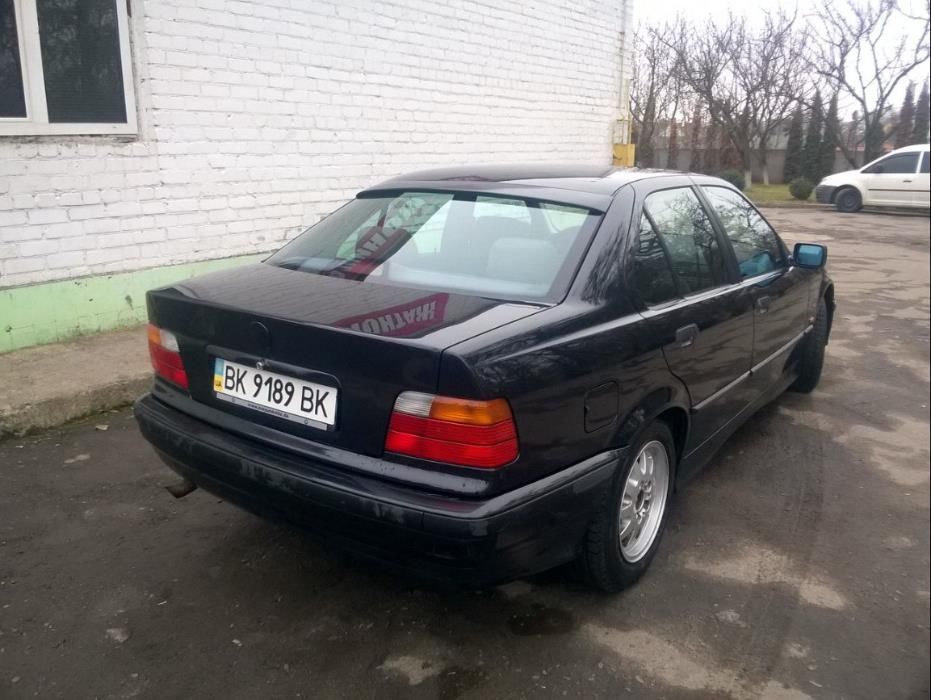 Бмв e36, е39 бленда (козырек на заднее стекло) козырек накладка bmw