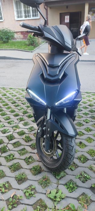 Електроскутер Aima Aerox