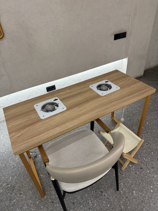 Стіл для майстра манікюру